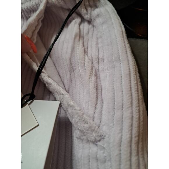 RVCA Women's Daylight Corduroy Shorts NWT Size Small With Pockets - Picture 2 of 6